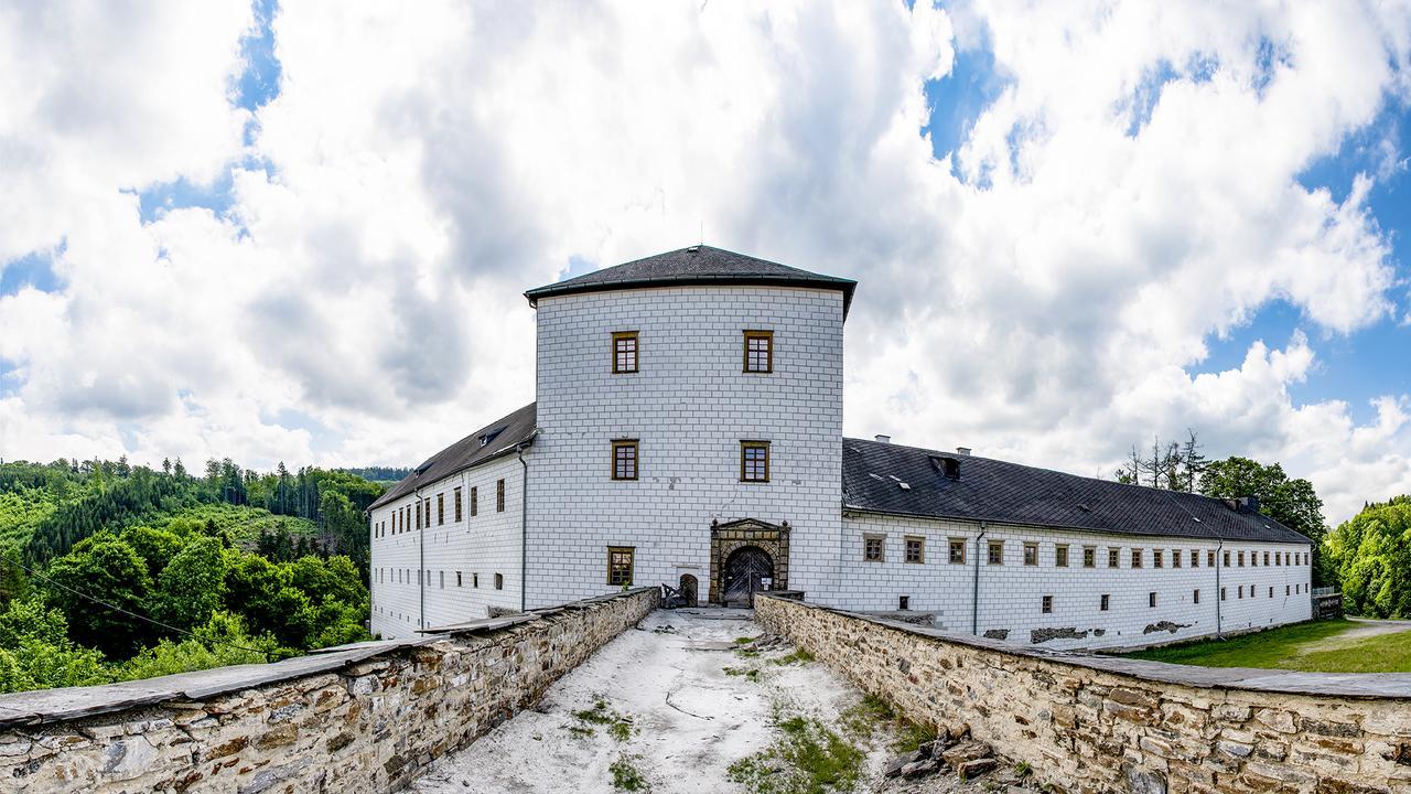Zamek Kolstejn - Hotel Chateau Goldenstein Branna Exterior photo